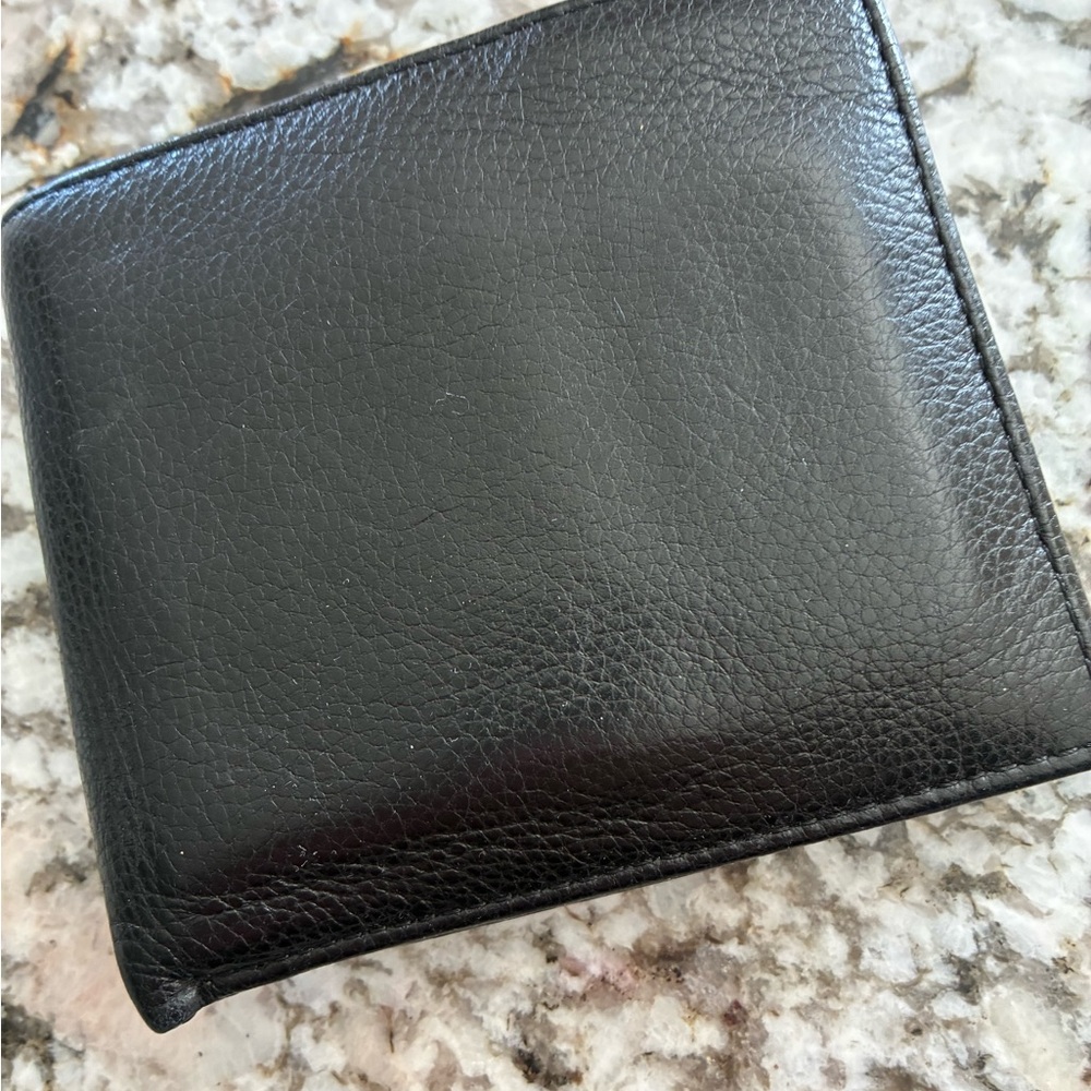 Clarks PEBBLE Men’s Black LEATHER (100%) Wallet! Absolutely Gorgeous!